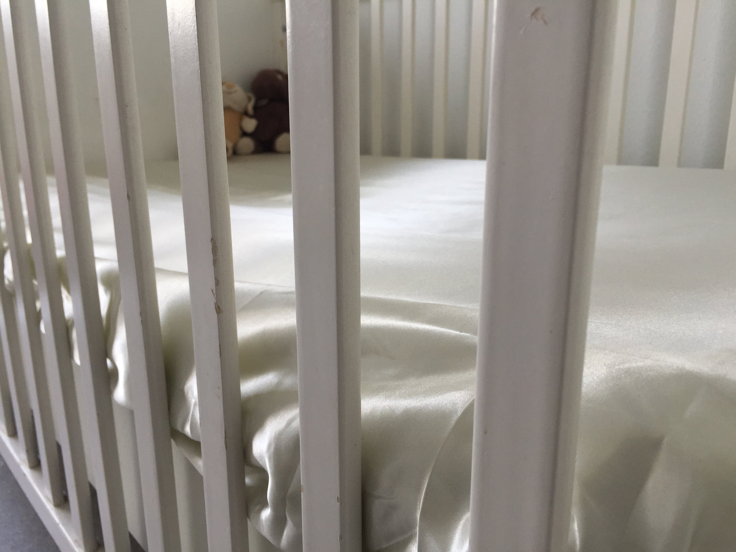 Satin fitted bed sheet