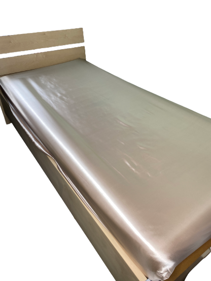Satin fitted bed sheet 200x90cm